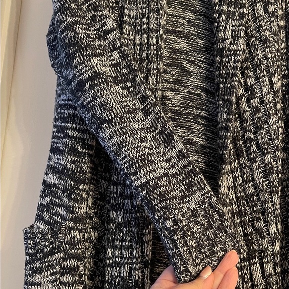 Charlotte Russe Marled Black and Gray Cardigan size M - Picture 3 of 7